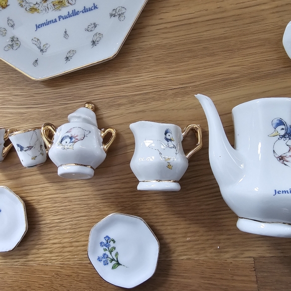 Peter Rabbit 10 Piece Mini Tea Set - Picture 7 of 12